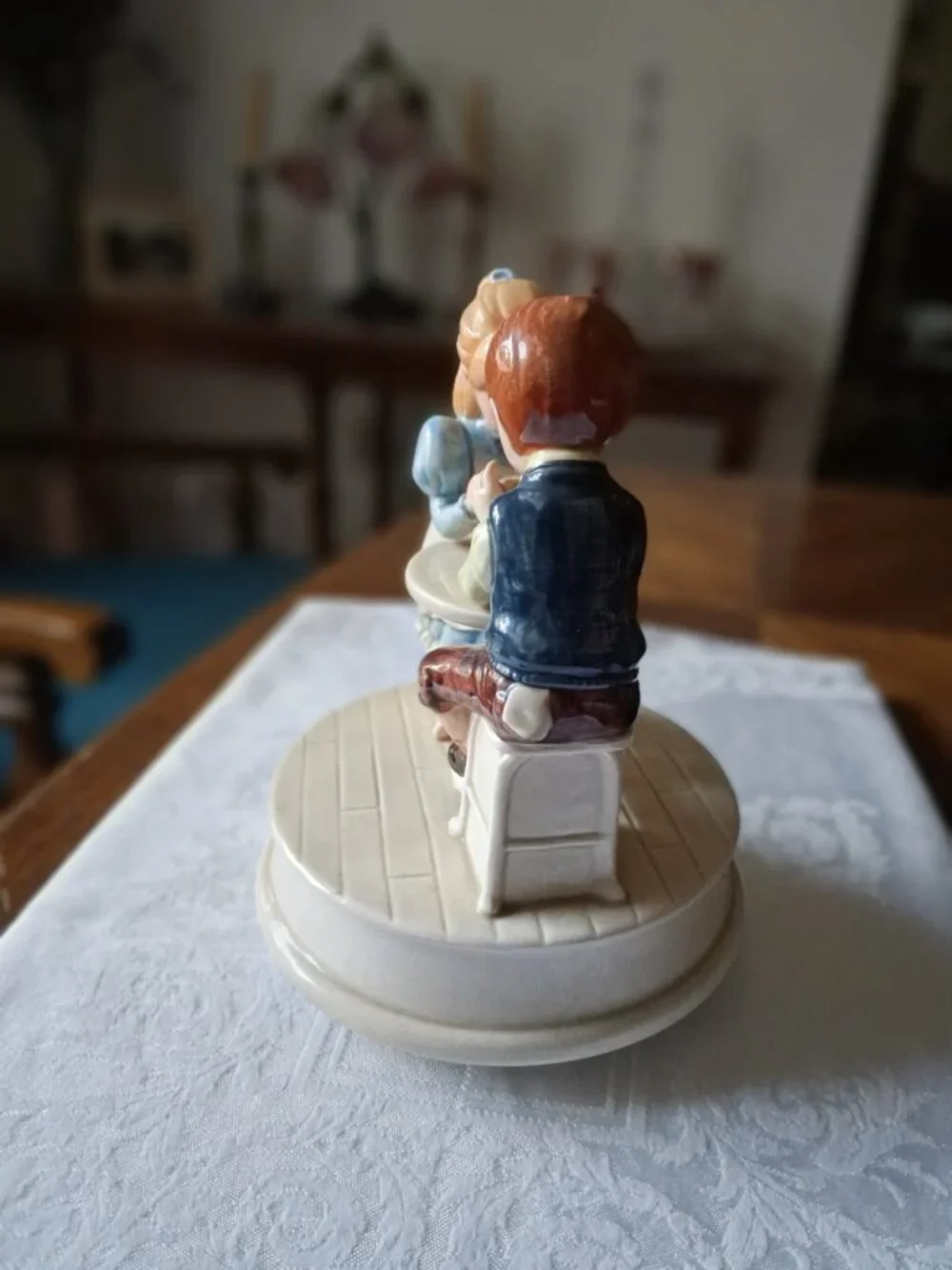 NEW EVERYBODY LOVES SOMEBODY MOVING MUSIC FIGURINE GIBSON GREETING CARDS OTAGIRA